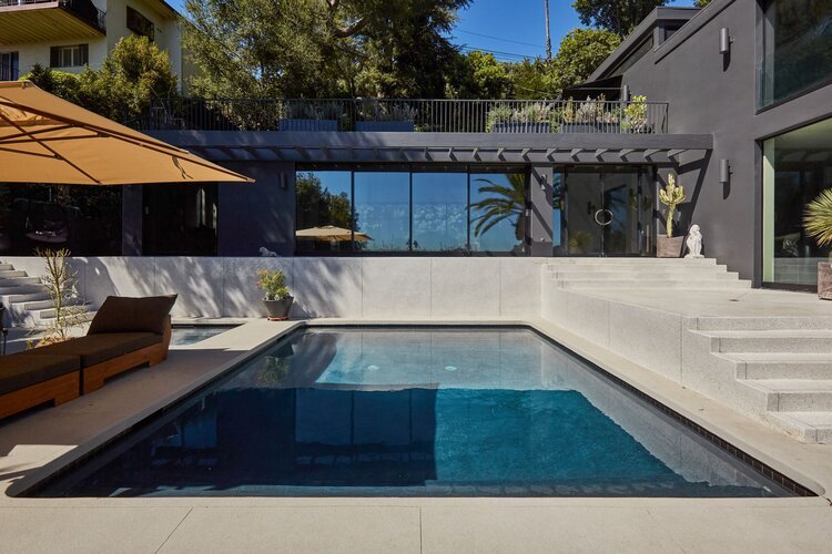 Concrete contractor in Los Angeles creating decorative concrete for homes and businesses