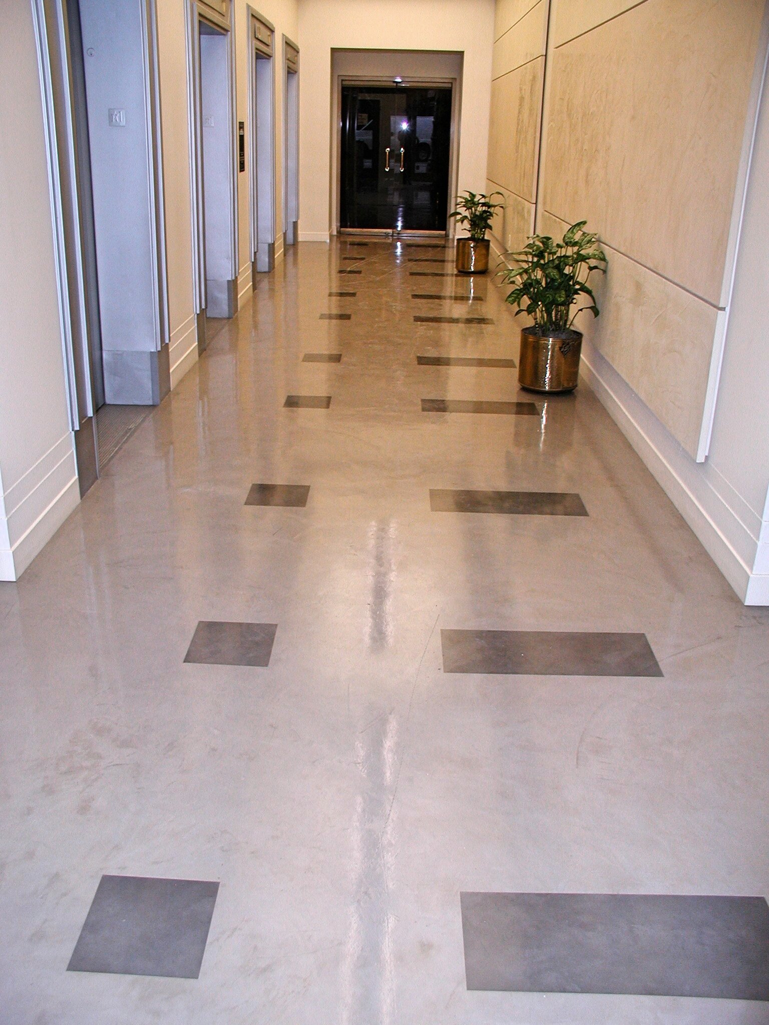 Concrete contractor in Palmdale creating decorative concrete for homes and businesses