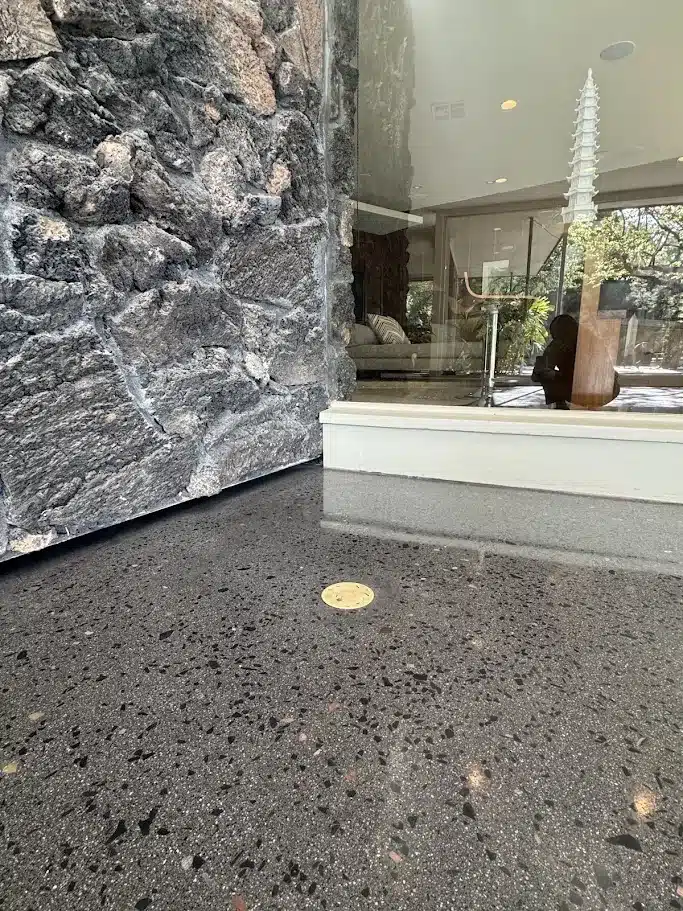 Lacw decorative concrete terrazzo−expose residential encino living room V 01.