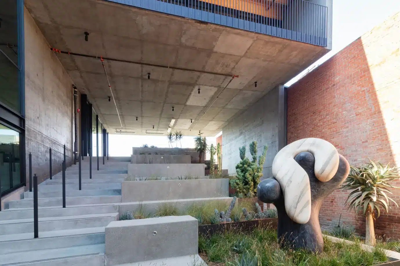Lacw hardscape architectural concrete commercial santa monica outdoor living benches stairs walkway H 01.