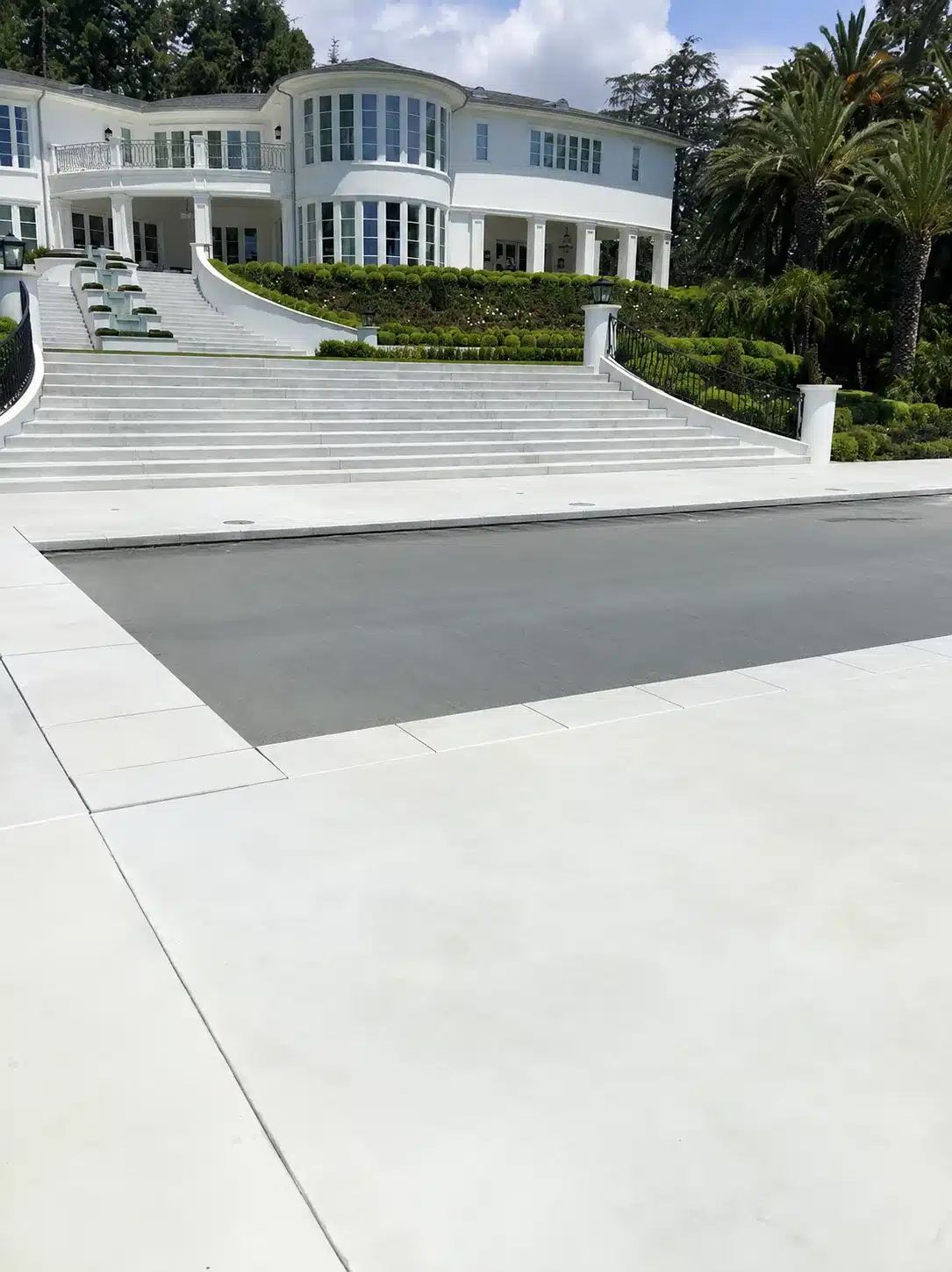 Lacw hardscape luxury outdoor hardscape residential beverly hills patio pool deck H 01.