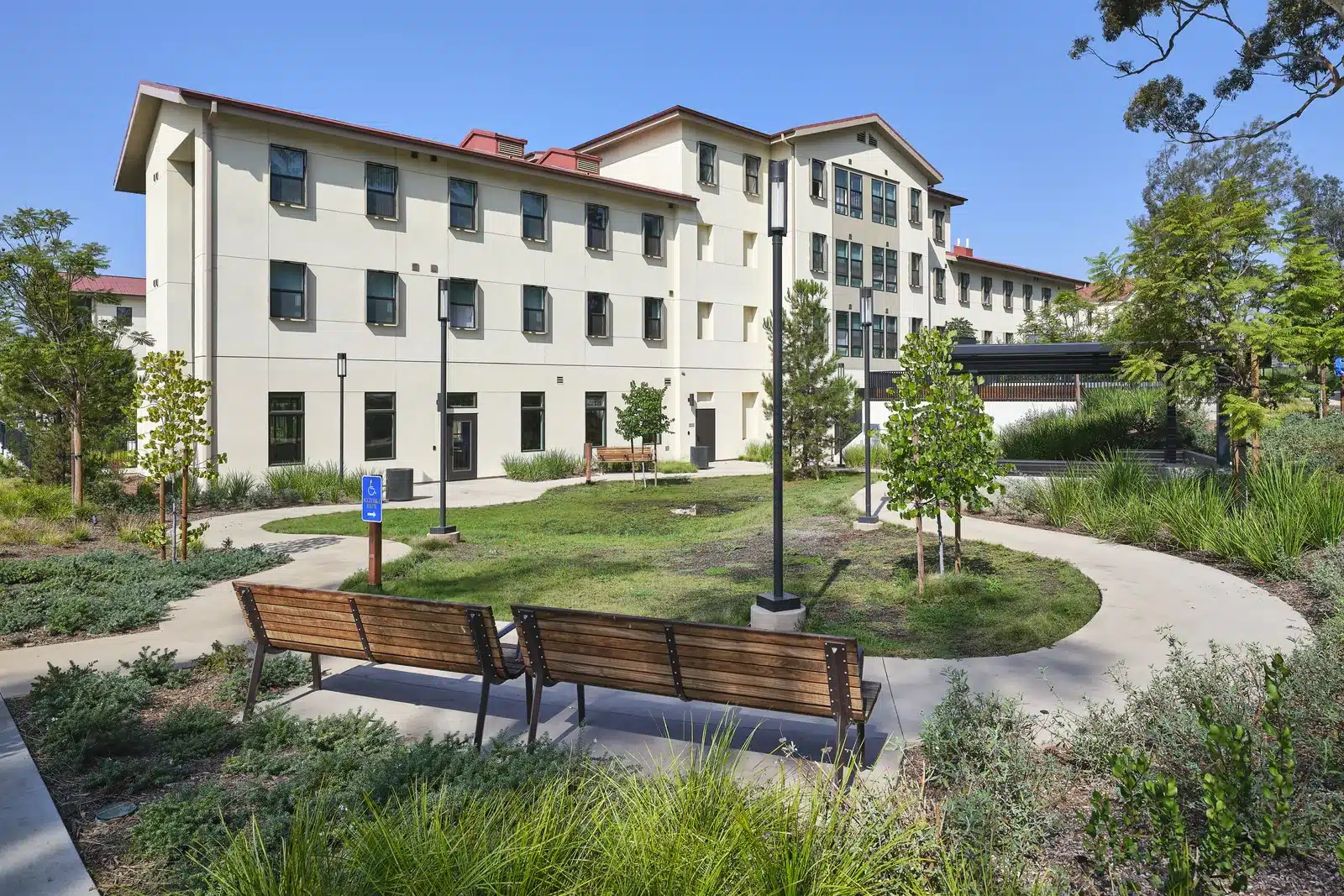 Lacw hardscape sand finish concrete commercial los angeles seating walkway H 01.