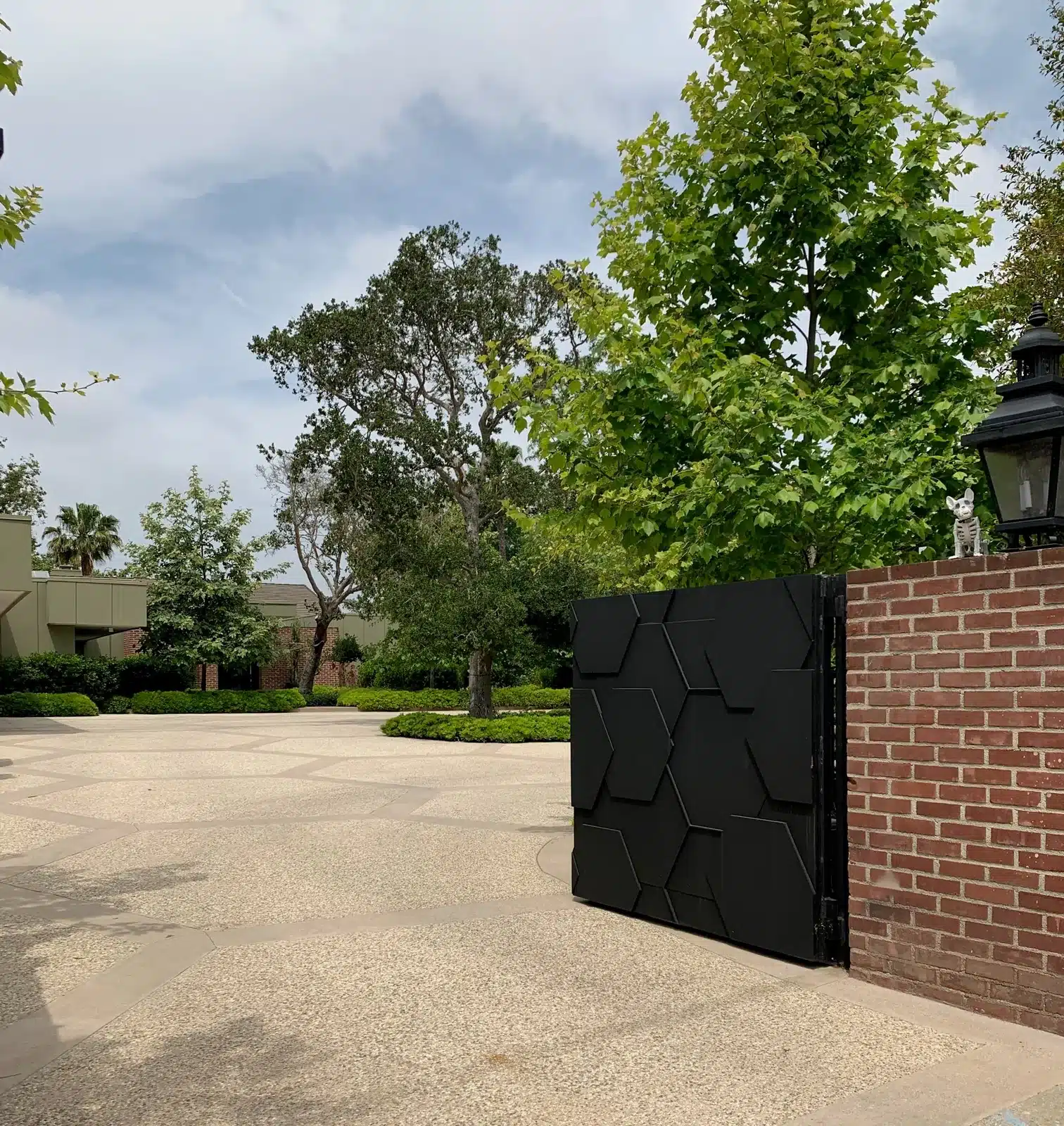 Lacw hardscape seeded aggregate residential hancock park driveway V 01.